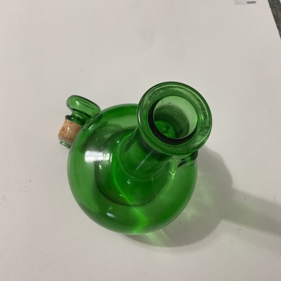 VTG 1960s LJ McGuiness & Co Green Glass Liquor Bottle Decanter with Cork Stopper - Picture 5 of 6